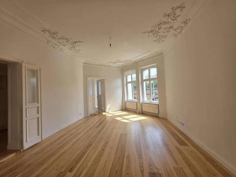Charmante 4-Zimmer-Altbauwohnung mit Stuck und Parkett im Herzen von Berlin-Mitte — photo 1